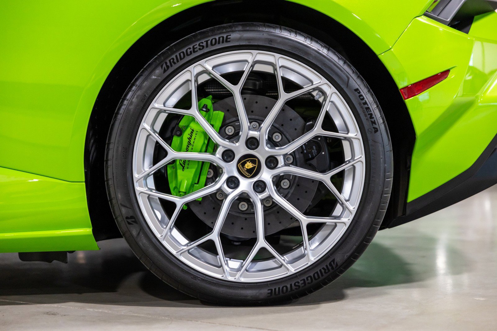 Used 2024 Lamborghini Huracan Tecnica image 20