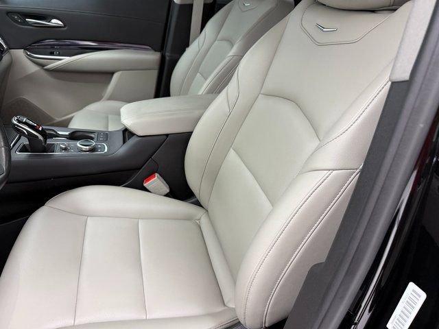 Used 2023 Cadillac XT4 Luxury w/ Cold Weather Package image 26