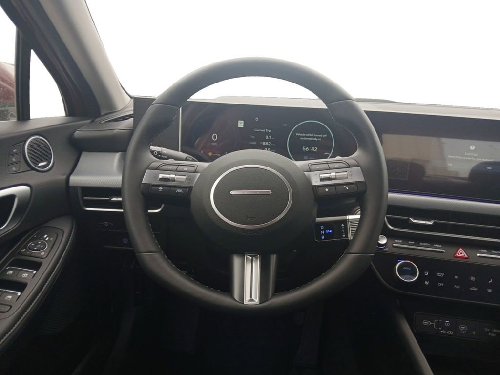New 2025 Hyundai Sonata Limited image 12