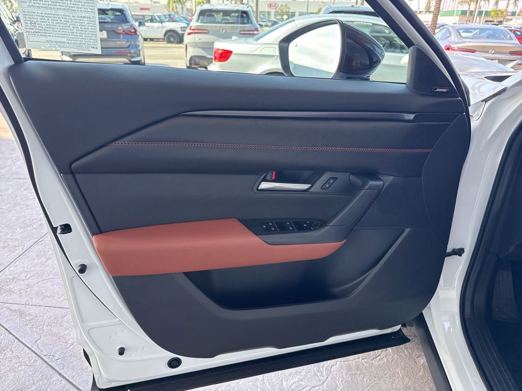 Used 2025 MAZDA CX-50 AWD 2.5 Turbo w/ Premium Pkg image 9