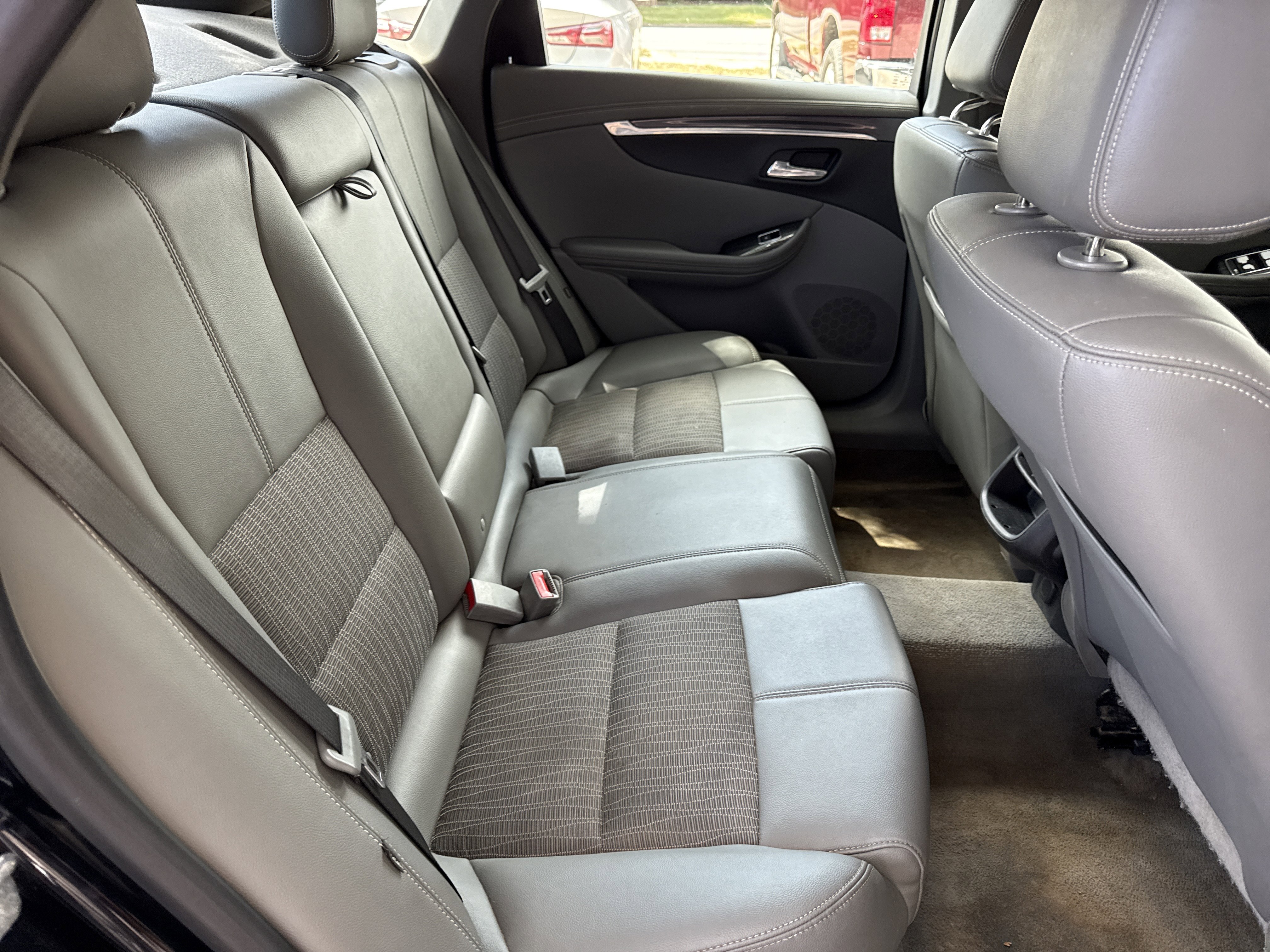 Used 2017 Chevrolet Impala LT image 25