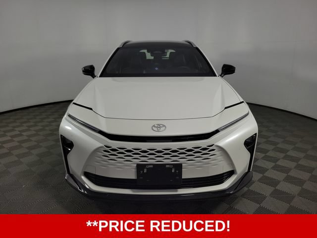 Used 2025 Toyota Crown Signia w/ Advanced Technology Package AWD/4WD image 2