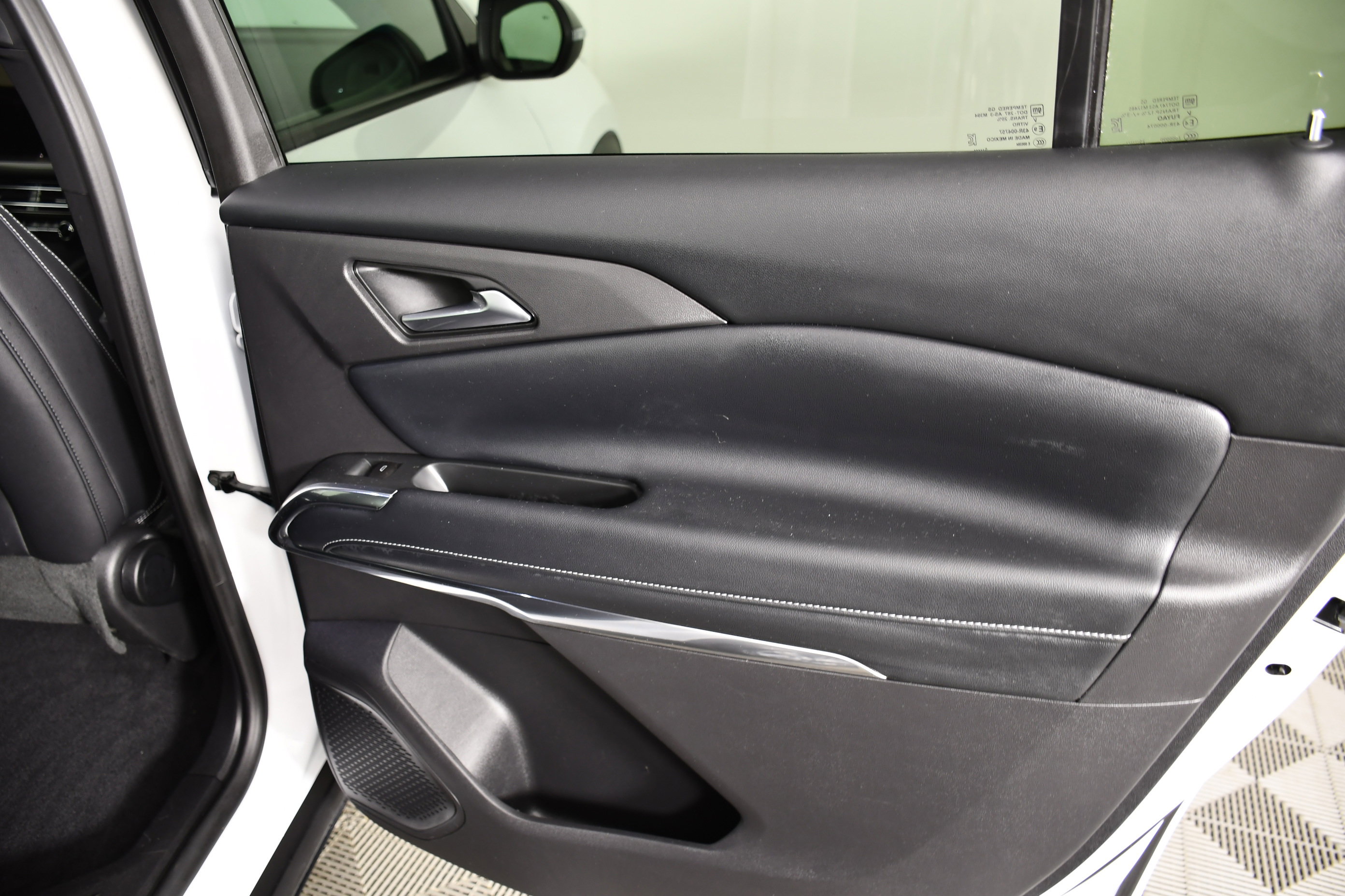 Used 2026 Chevrolet Traverse LT image 42