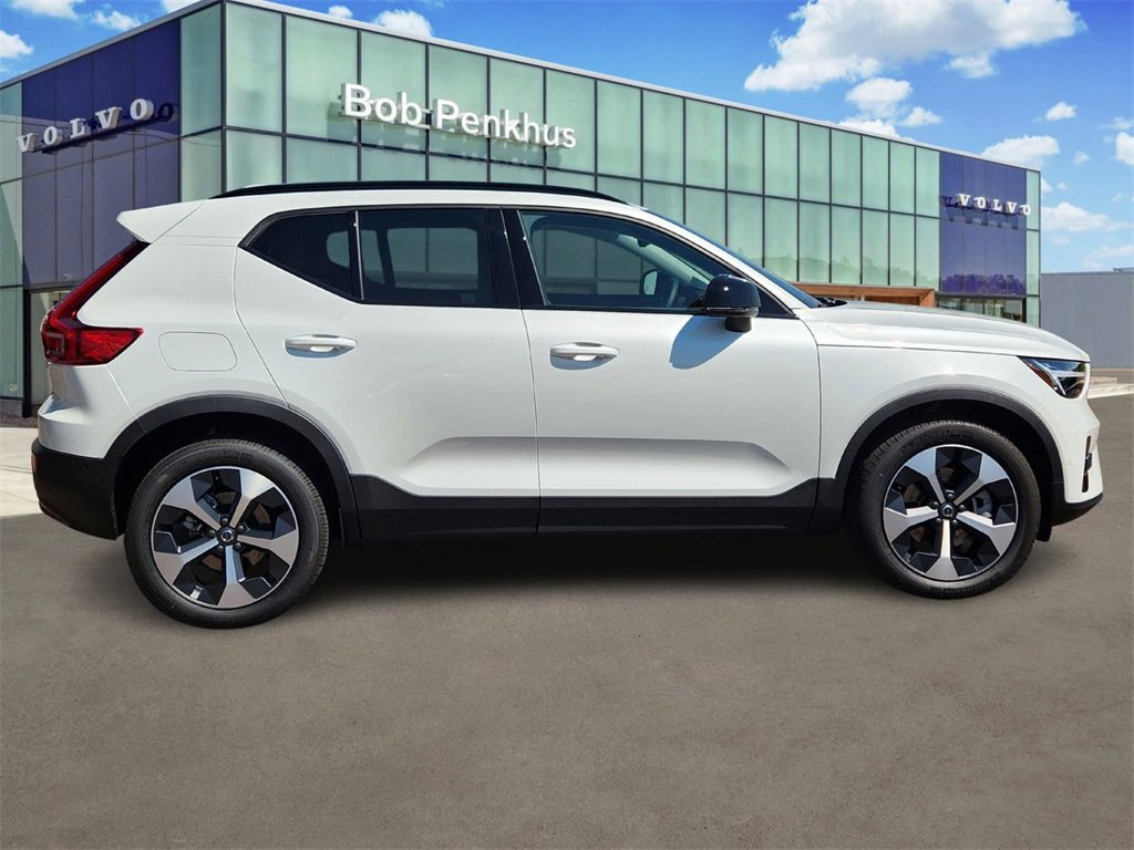 New 2026 Volvo XC40 B5 Plus w/ Protection Package Premier image 27