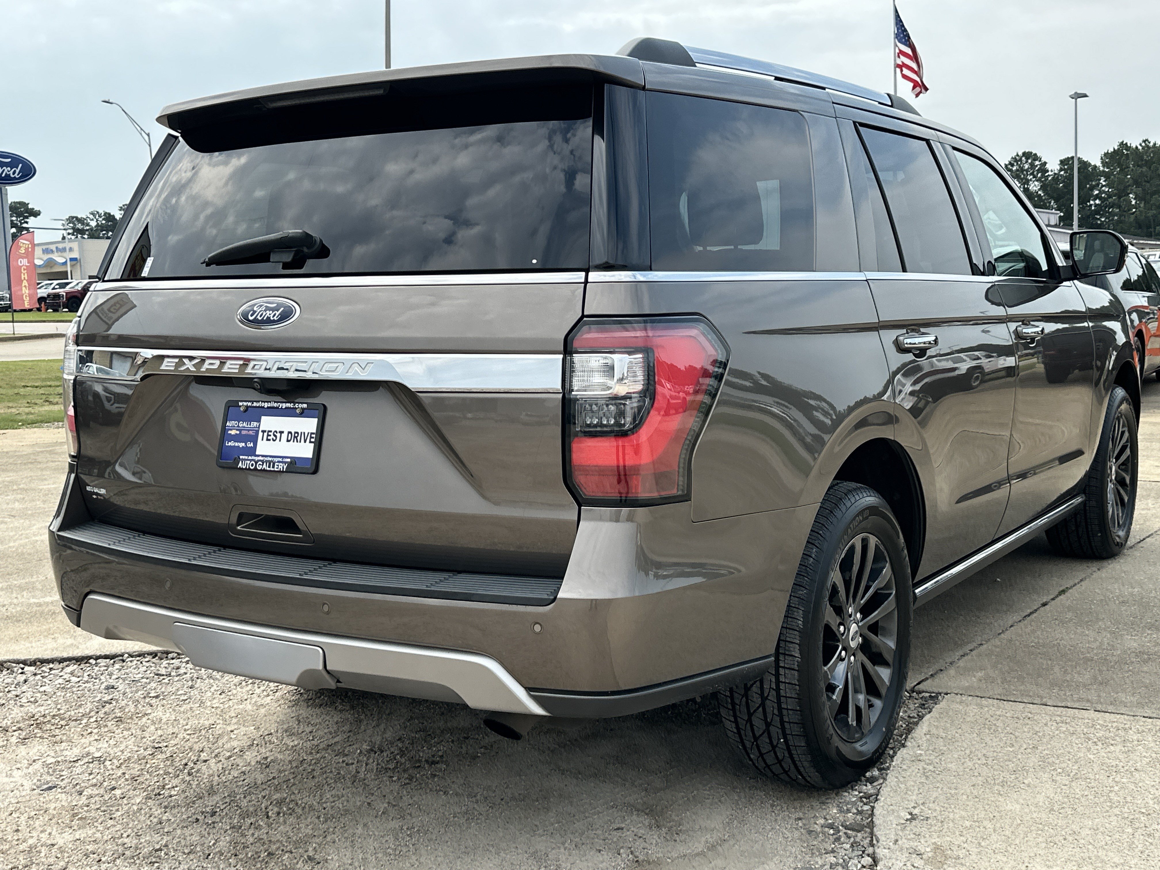 Used 2019 Ford Expedition Limited w/ Equipment Group 301A RWD image 6