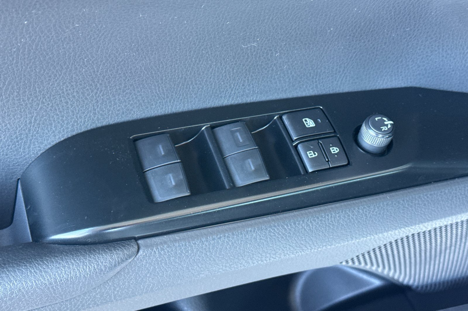 New 2026 Toyota Camry SE FWD image 14