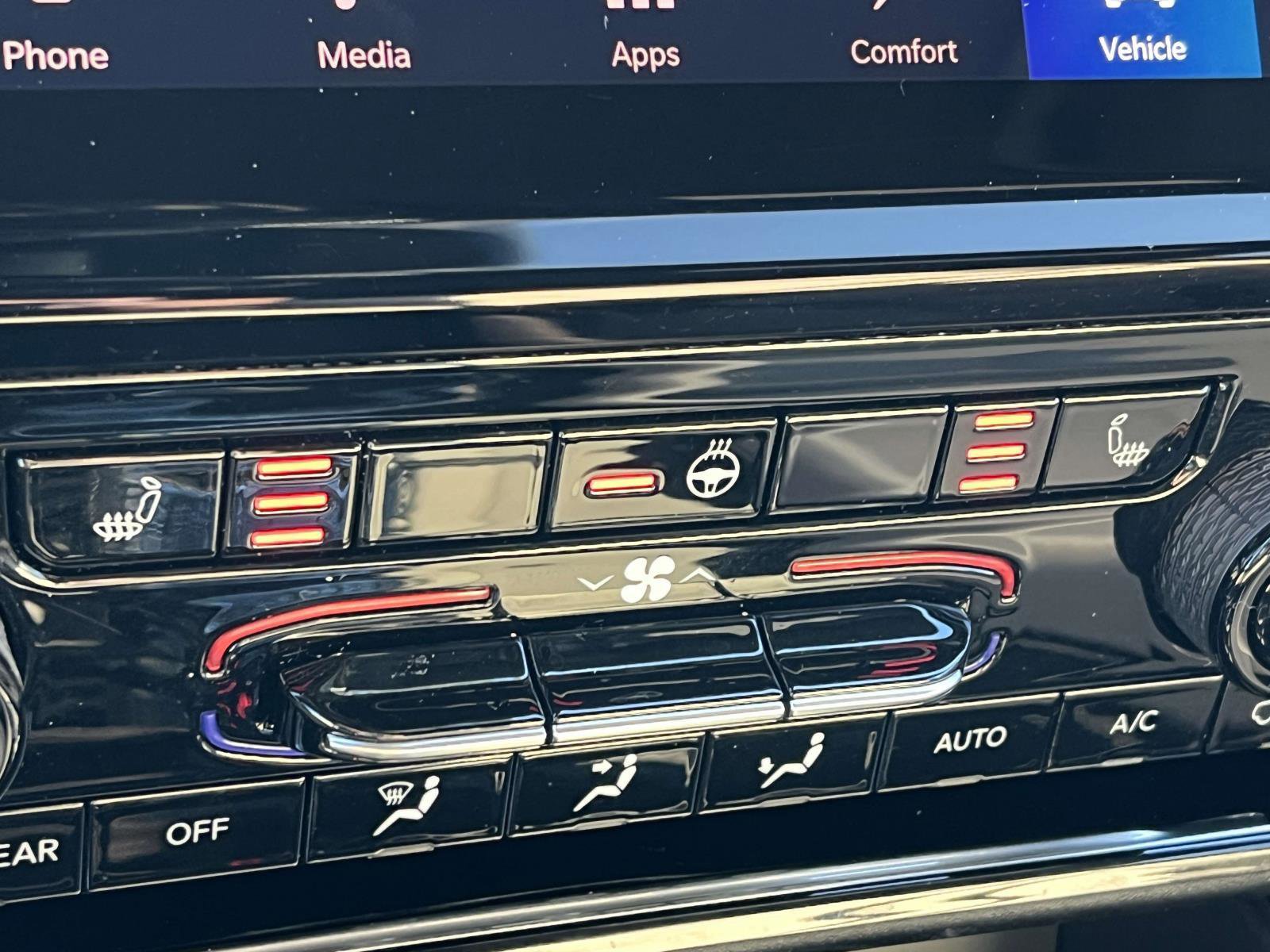 Used 2025 Jeep Grand Cherokee Limited image 34