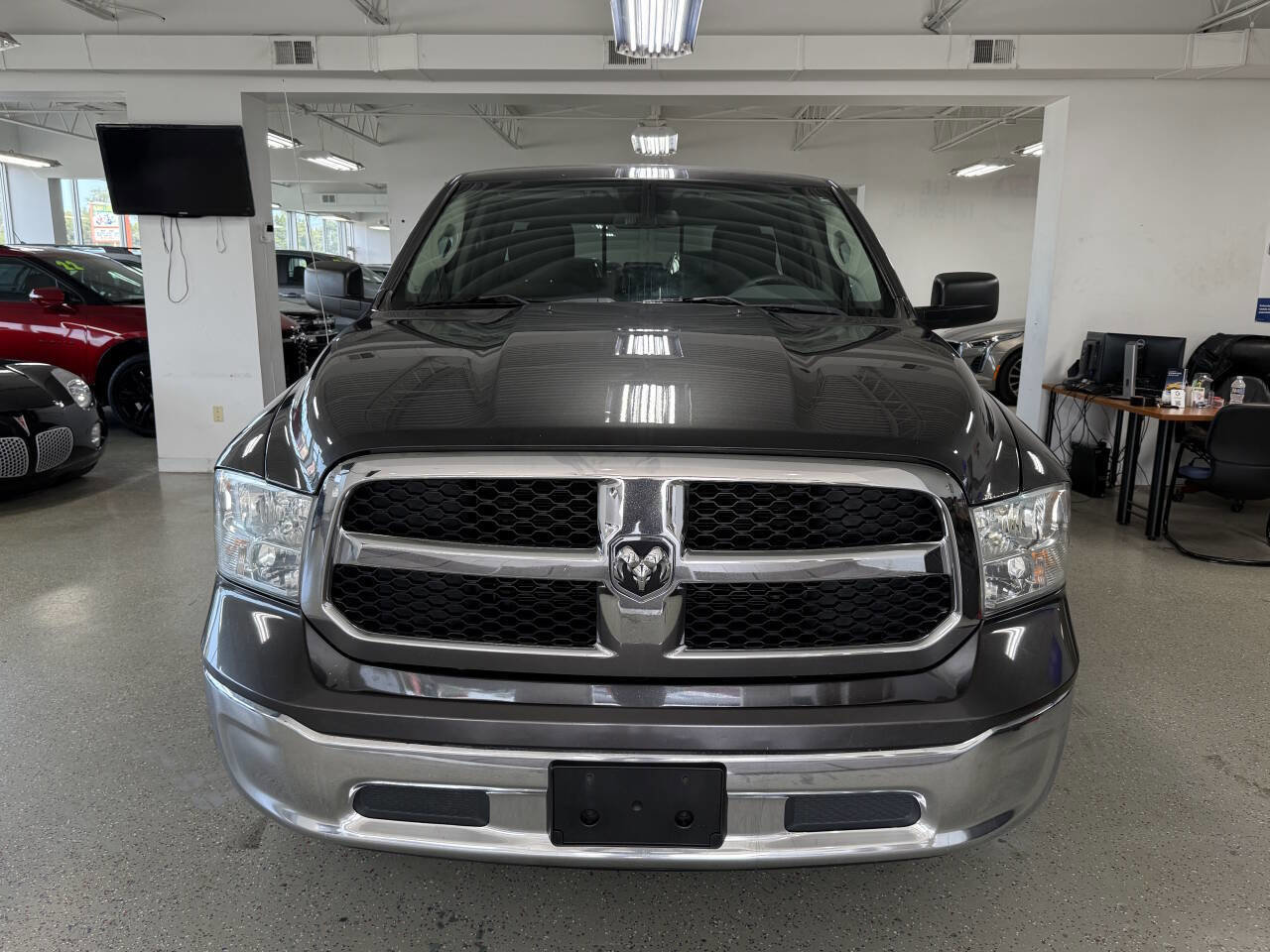 Used 2018 RAM 1500 Classic SLT image 1
