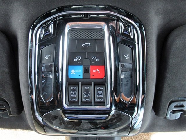 Used 2024 Jeep Grand Wagoneer L Series III AWD/4WD image 40