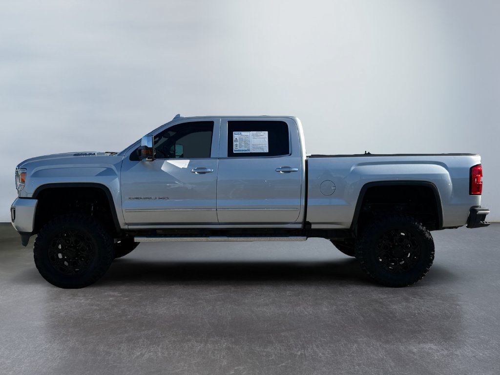 Used 2017 GMC Sierra 2500 Denali w/ Duramax Plus Package AWD/4WD image 6