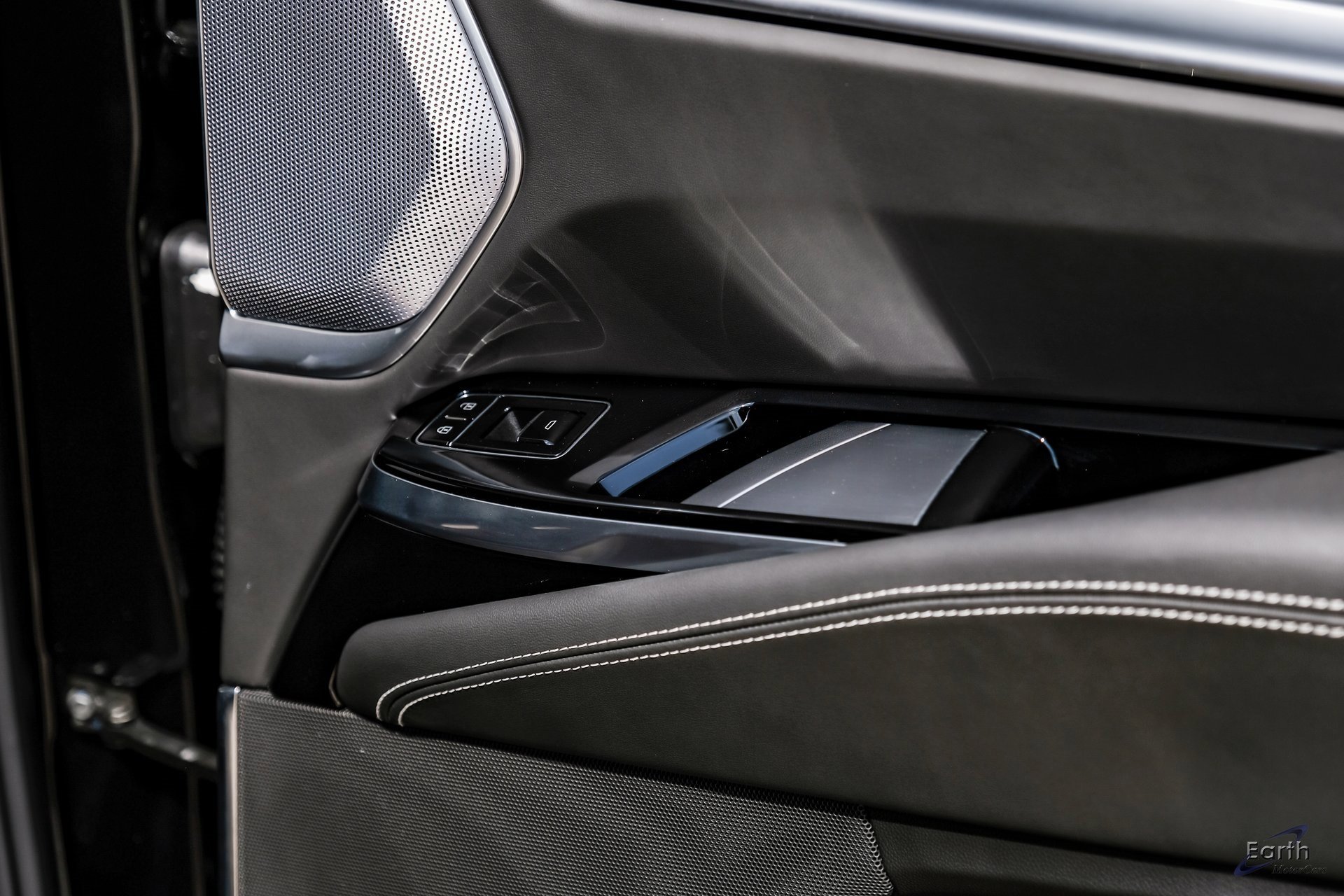 Used 2025 Cadillac Escalade V image 89