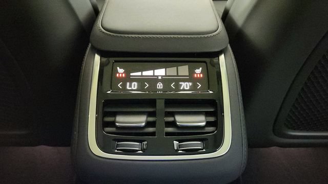 New 2026 Volvo XC90 B6 Plus w/ Protection Package AWD/4WD image 32