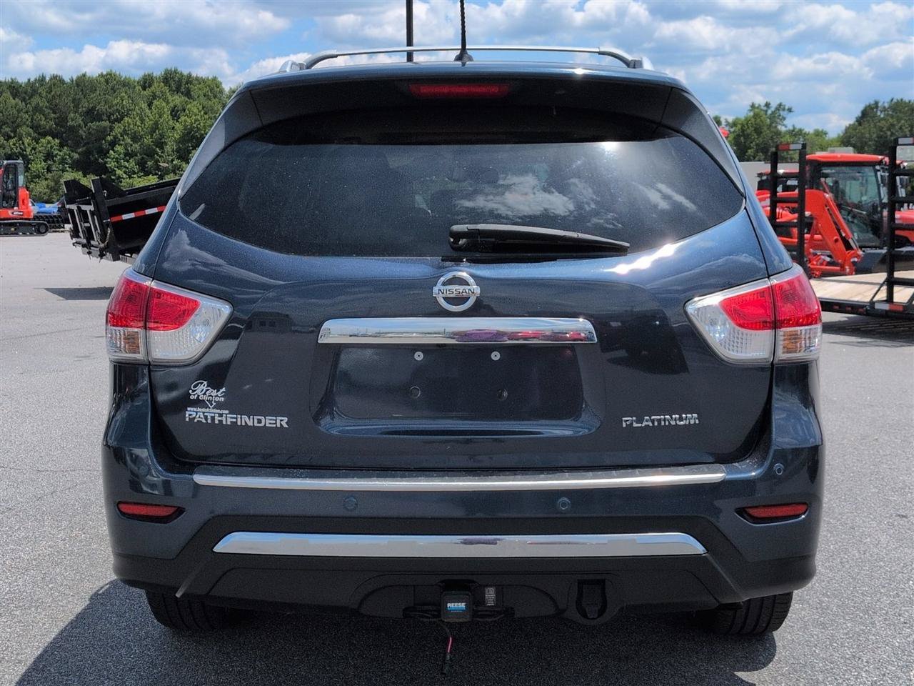 Used 2016 Nissan Pathfinder Platinum FWD image 4