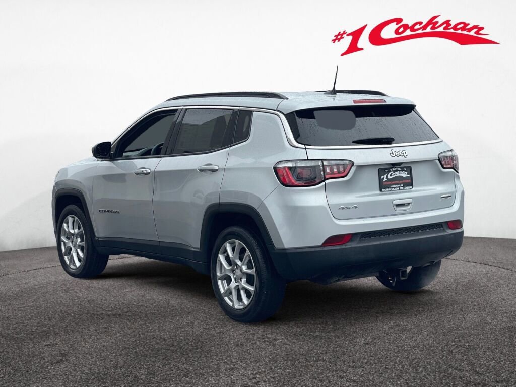 Used 2024 Jeep Compass Latitude image 21