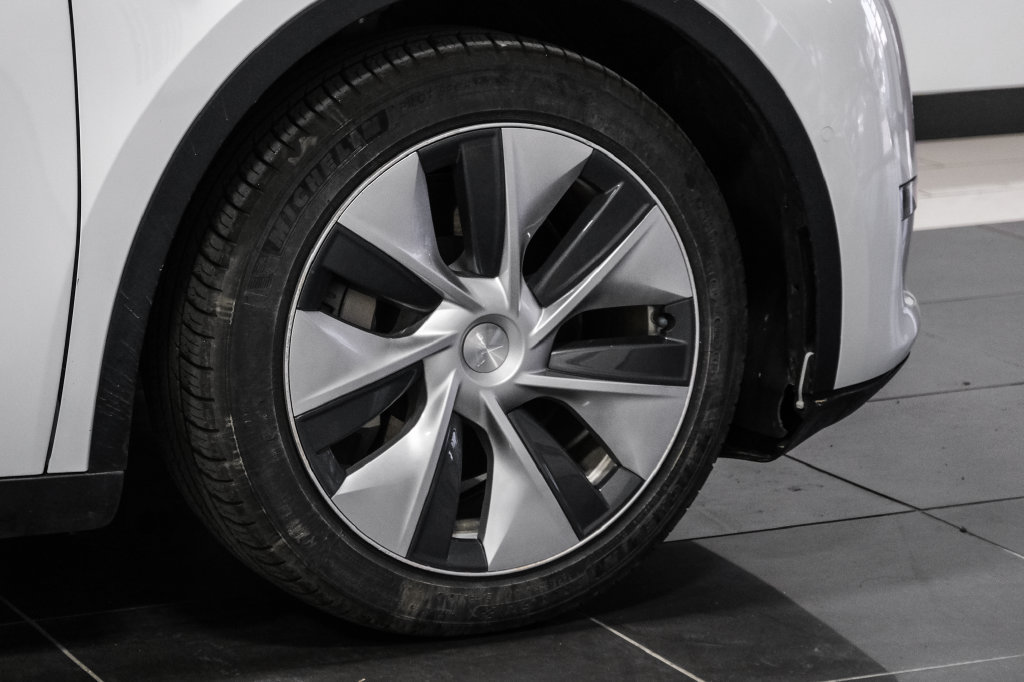 Used 2021 Tesla Model Y Long Range AWD/4WD image 48