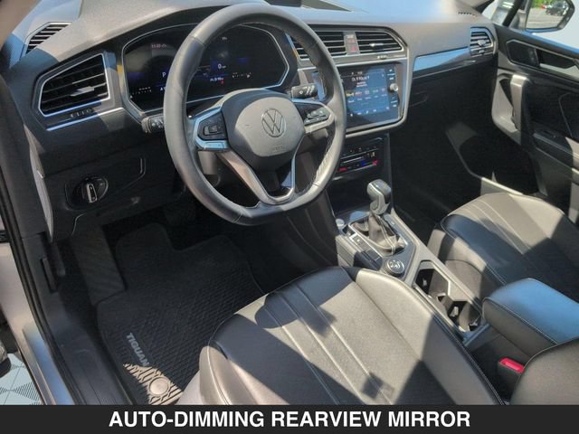 Used 2024 Volkswagen Tiguan SE AWD/4WD image 16