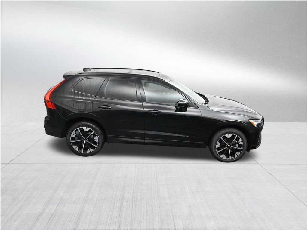 New 2026 Volvo XC60 B5 Plus AWD/4WD image 18