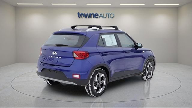 Used 2023 Hyundai Venue Limited image 5