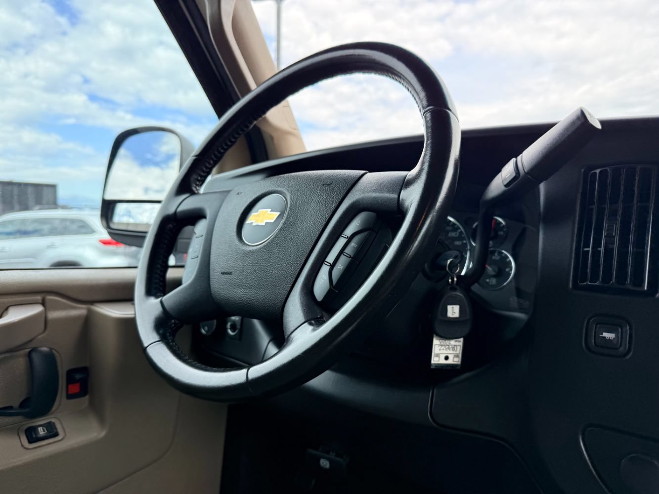 Used 2023 Chevrolet Express 2500 w/ Driver Convenience Package RWD image 10