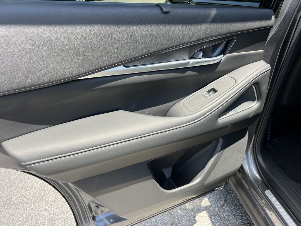 Used 2025 INFINITI QX60 Luxe FWD image 18