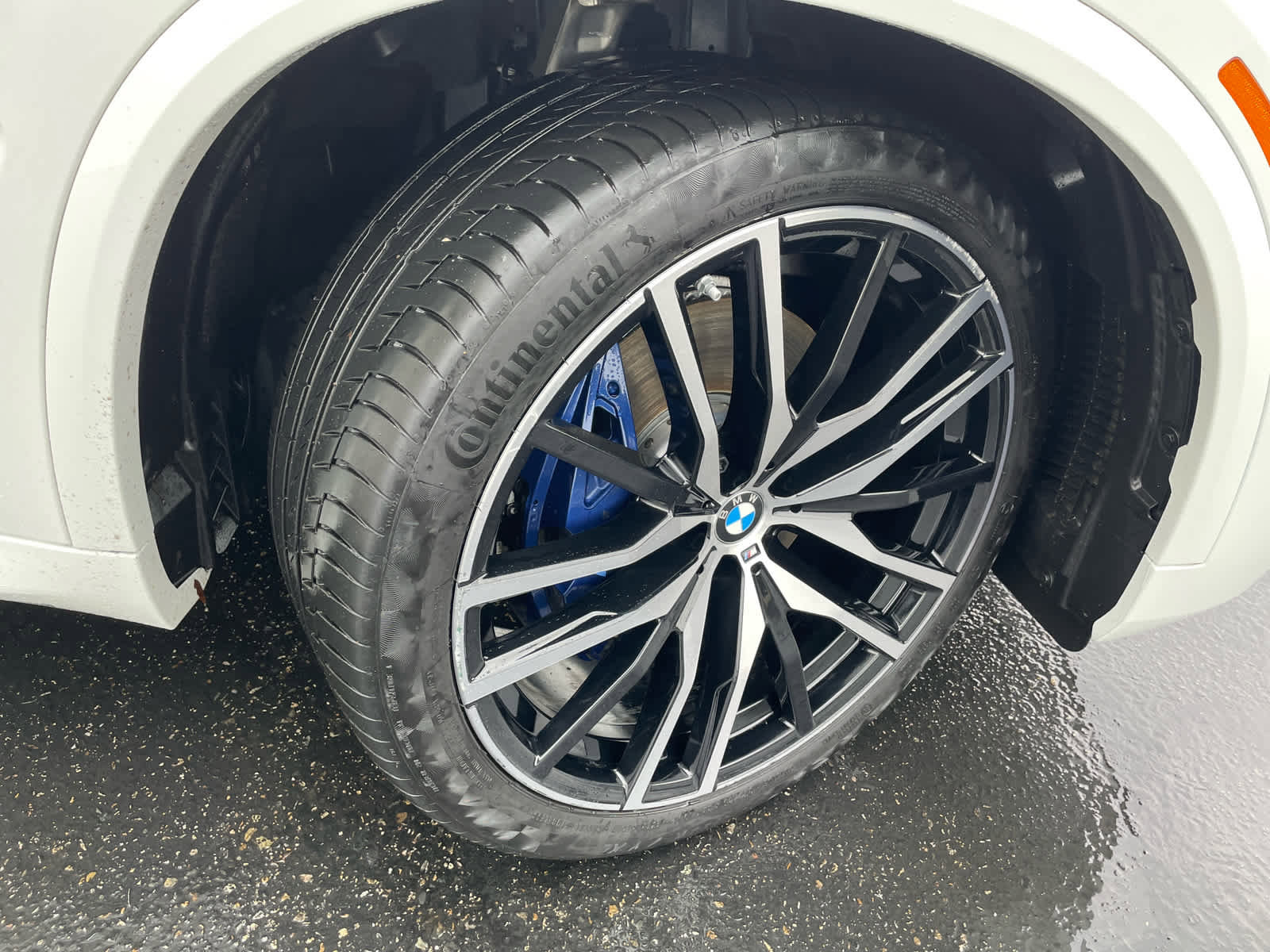 Used 2023 BMW X5 xDrive40i w/ M Sport Package image 22