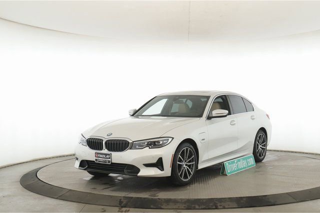 Used 2022 BMW 330e xDrive image 10