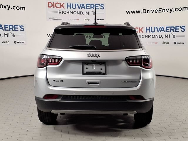 Used 2024 Jeep Compass Limited AWD/4WD image 5