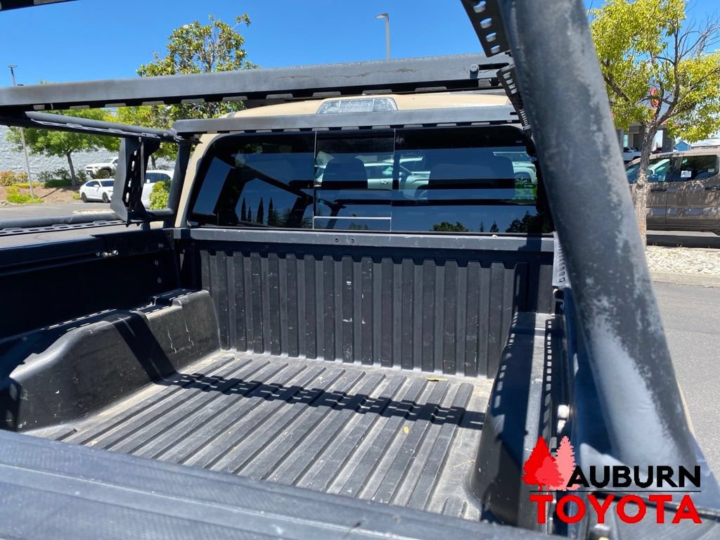 Used 2018 Toyota Tacoma TRD Sport AWD/4WD image 13