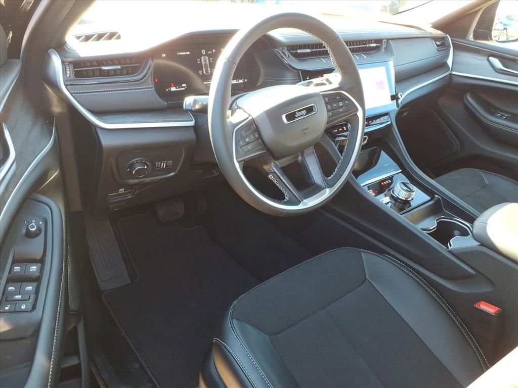 New 2026 Jeep Grand Cherokee Altitude image 14