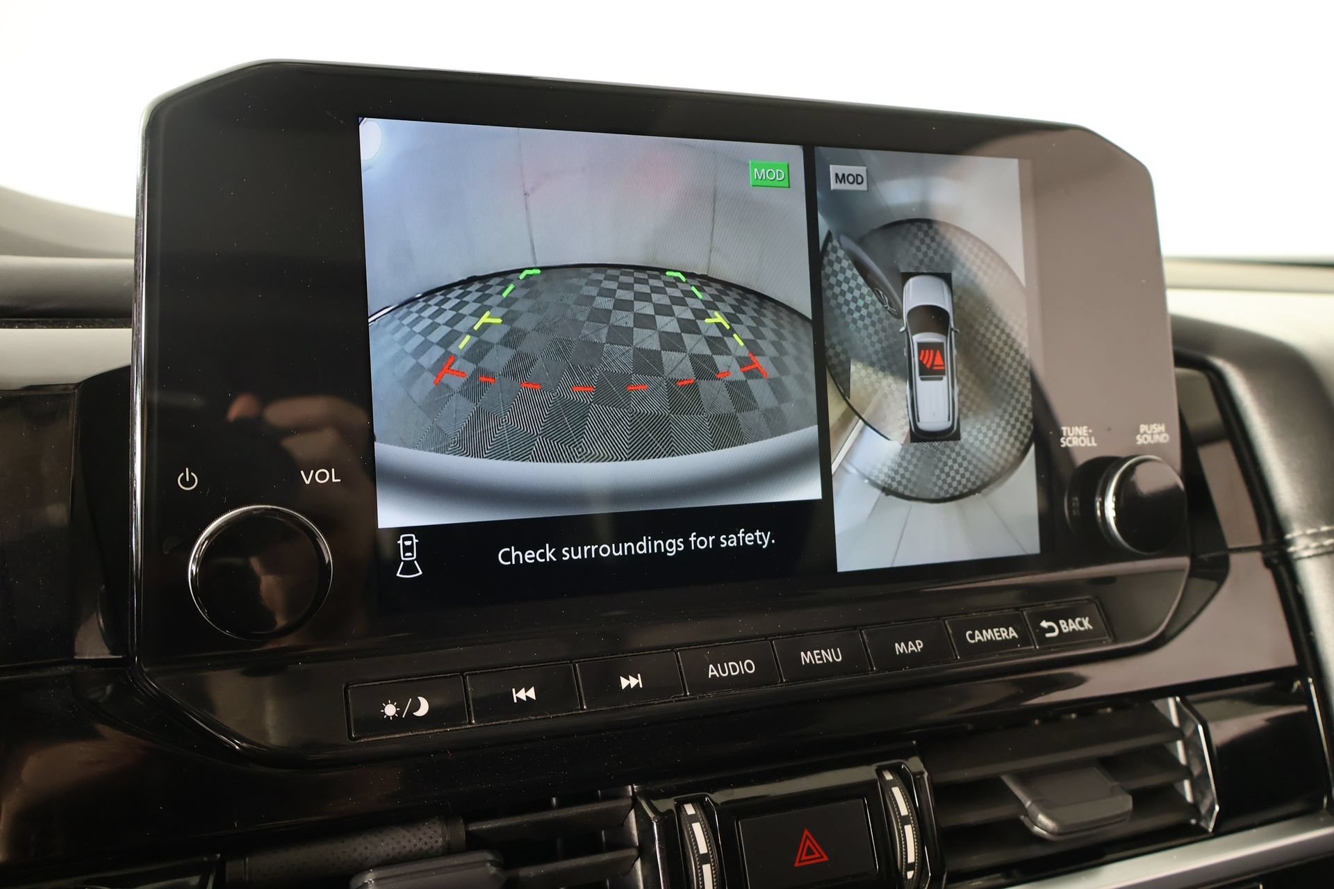 Used 2023 Nissan Pathfinder Platinum w/ Cargo Package FWD image 6