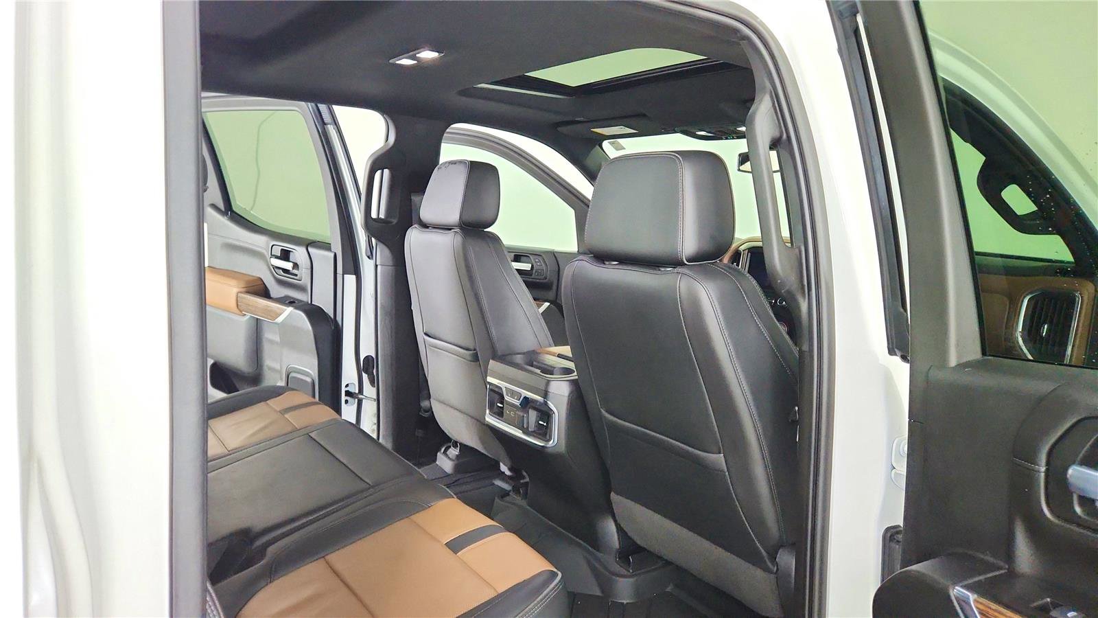 Used 2021 Chevrolet Silverado 1500 High Country image 39