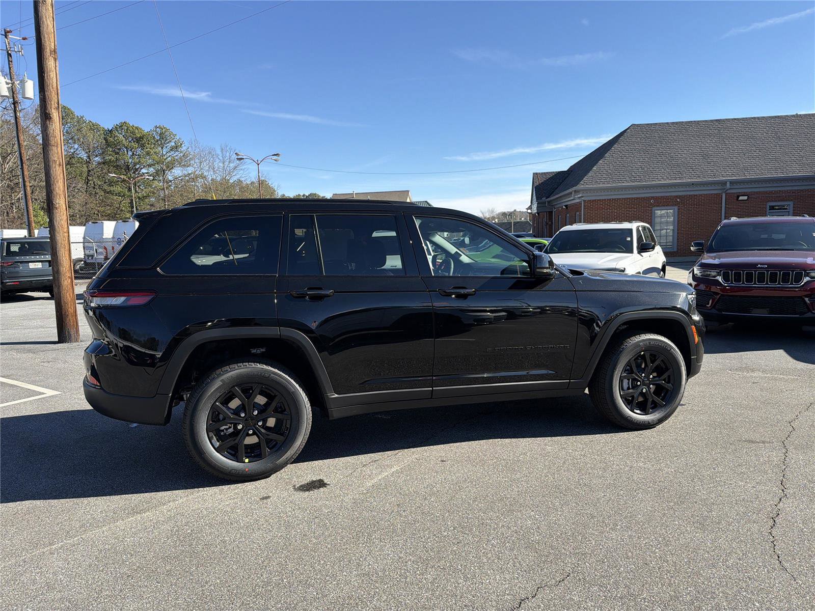 New 2025 Jeep Grand Cherokee Altitude image 5