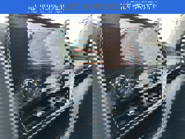 Used 2023 Toyota Highlander Bronze Edition image 2