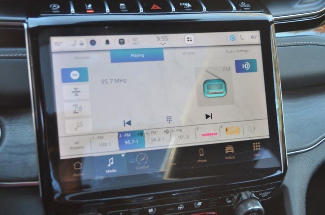 Used 2023 Jeep Grand Cherokee L Overland image 31