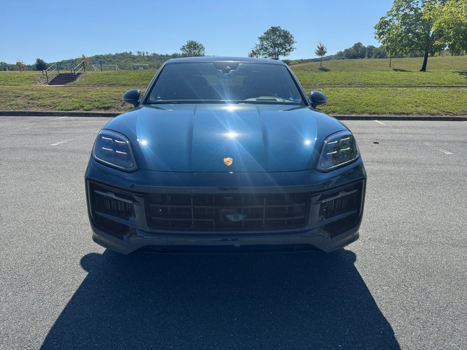 Certified 2025 Porsche Cayenne GTS AWD/4WD image 10