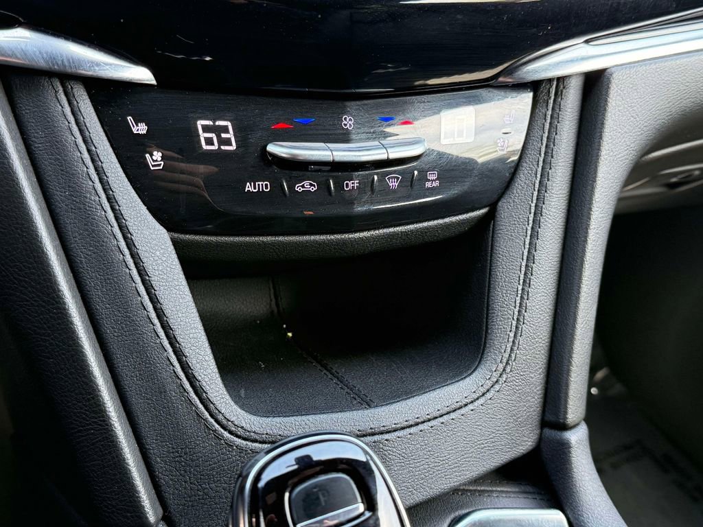 Used 2023 Cadillac XT6 Sport w/ Platinum Package image 27