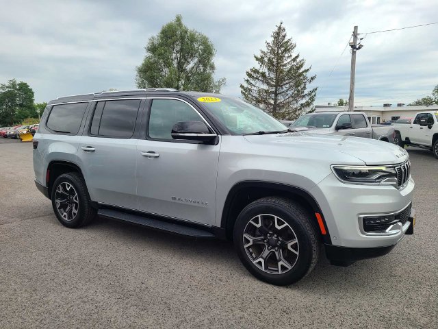 Used 2023 Jeep Wagoneer Series III w/ Preferred Equipment Group AWD/4WD image 5