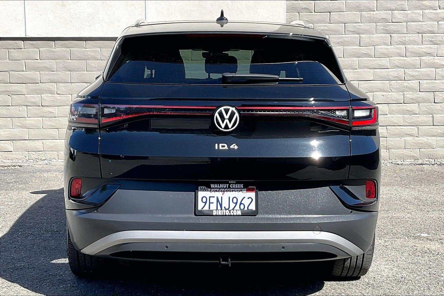 Certified 2022 Volkswagen ID.4 Pro S w/ Gradient Package image 3