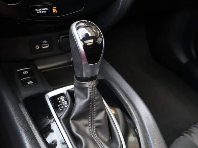 Used 2020 Nissan Rogue S AWD/4WD image 18