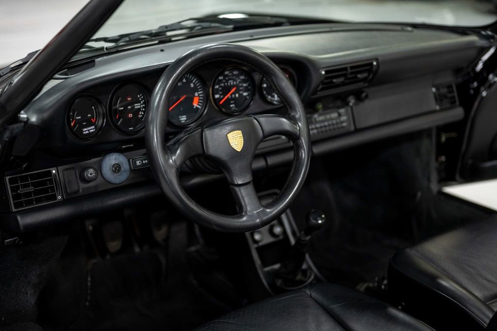 Used 1989 Porsche 911 Carrera RWD image 18
