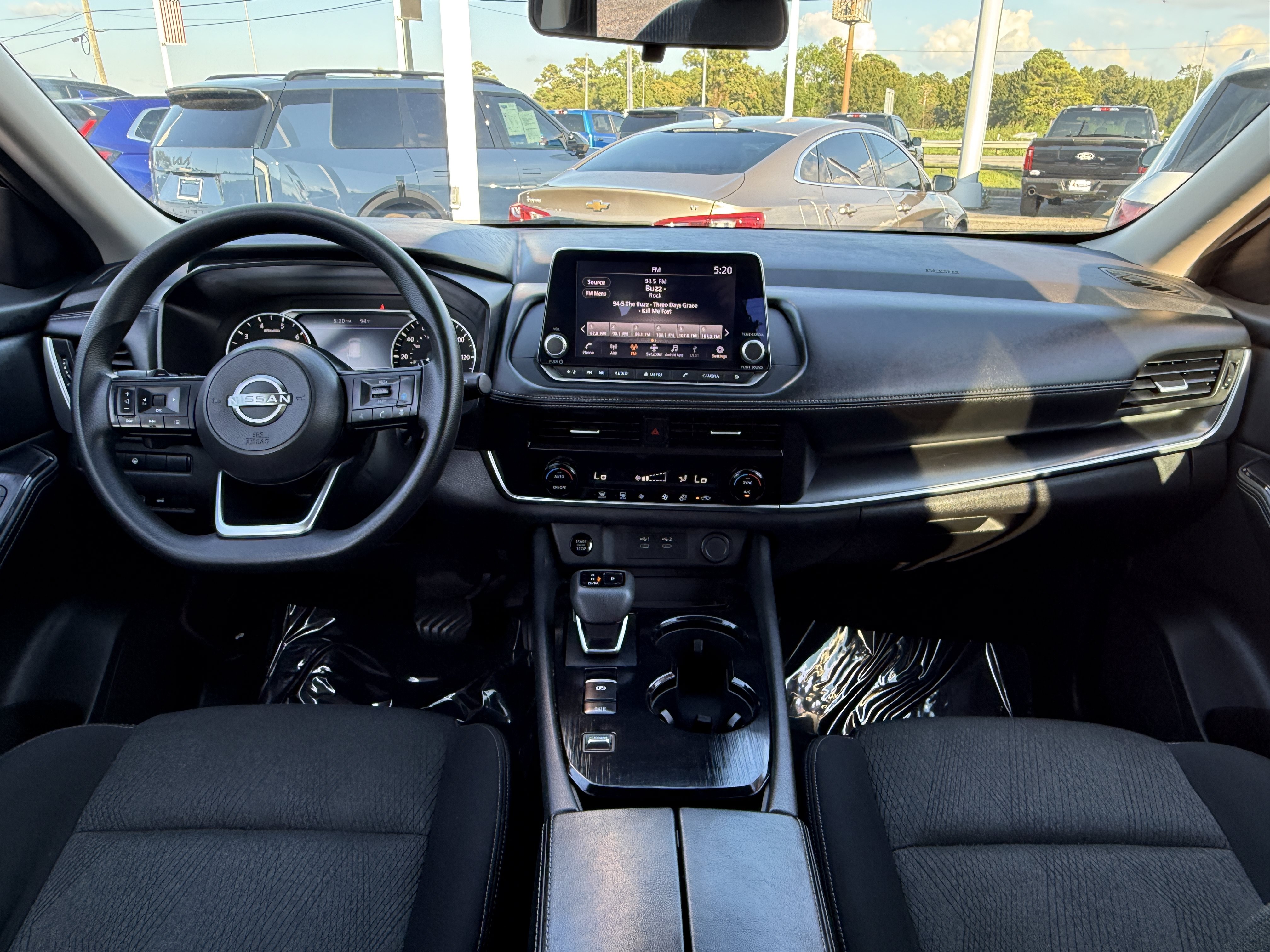 Used 2024 Nissan Rogue SV FWD image 30