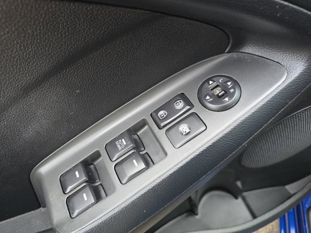 Used 2018 Kia Forte S image 26