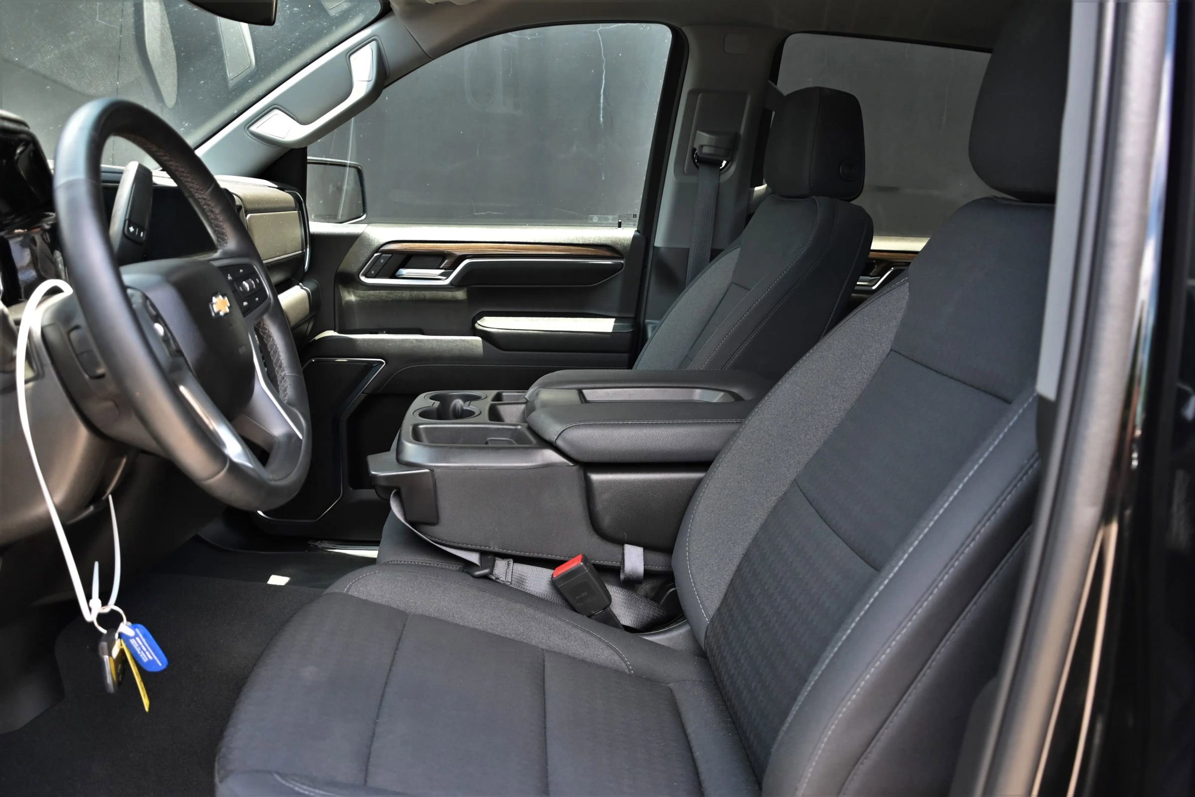 Used 2023 Chevrolet Silverado 1500 LT AWD/4WD image 11