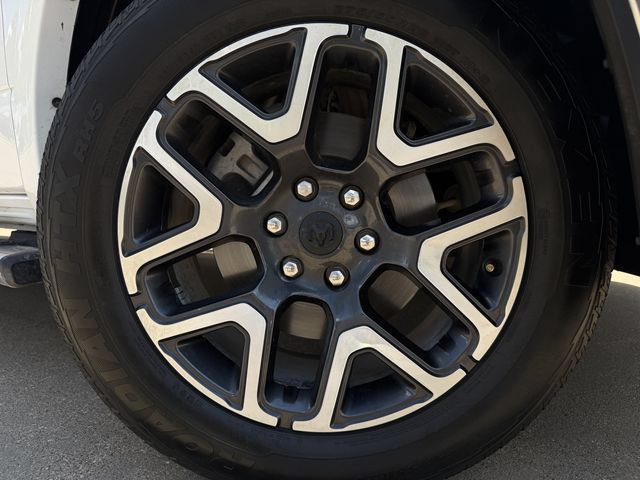Used 2025 RAM 1500 Laramie AWD/4WD image 9