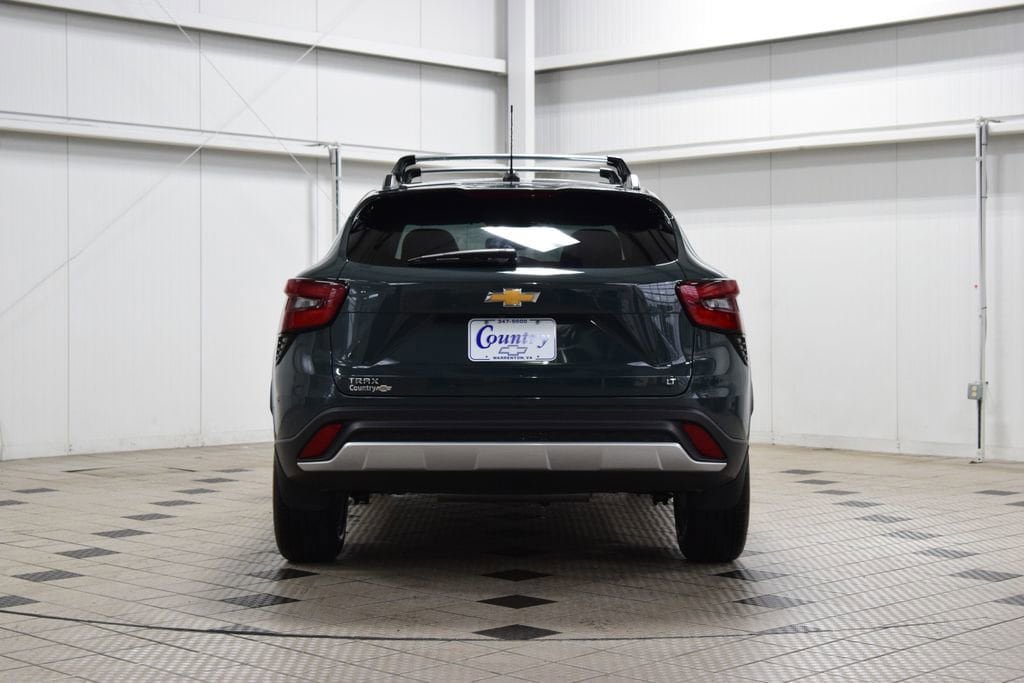 New 2026 Chevrolet Trax LT w/ Sunroof Package FWD image 7