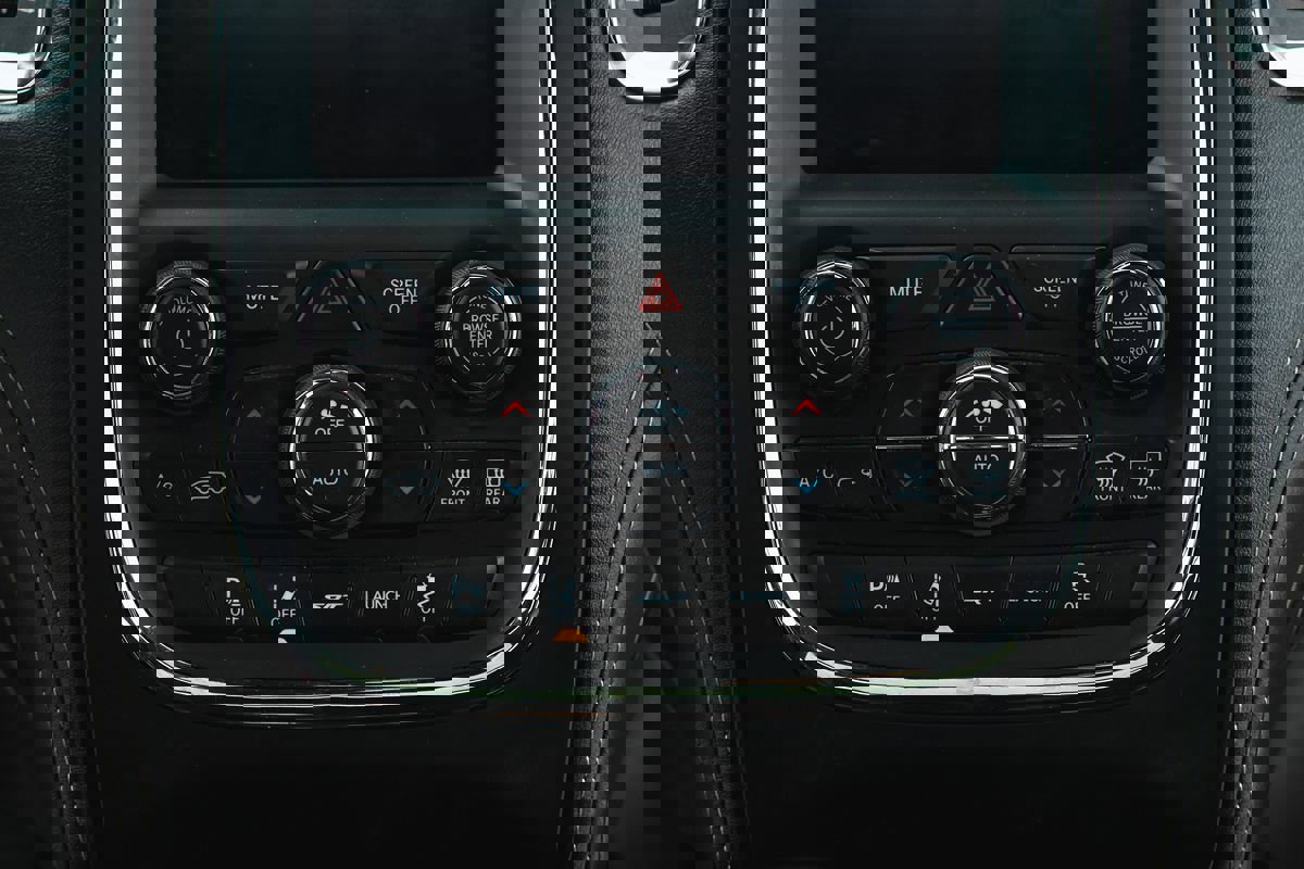 Used 2020 Dodge Durango SRT w/ Premium Interior Group image 32