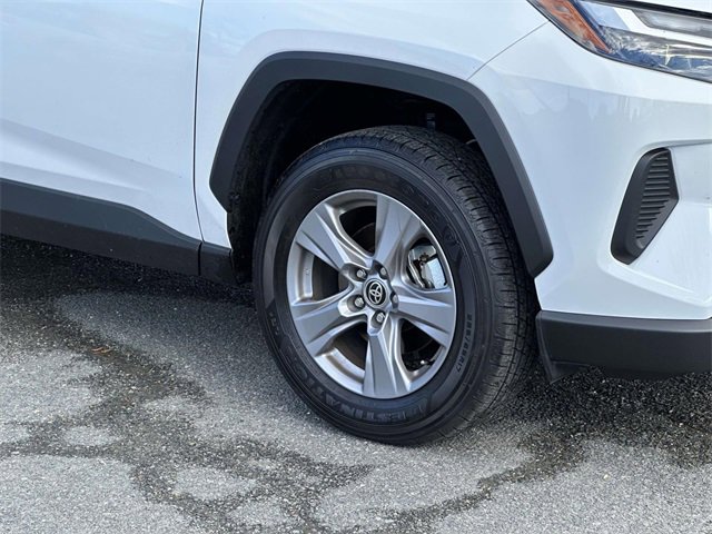 Used 2025 Toyota RAV4 XLE image 9