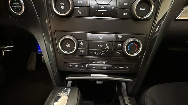 Used 2018 Ford Explorer XLT AWD/4WD image 22