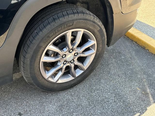 Used 2022 GMC Terrain SLT w/ Tech Package image 11