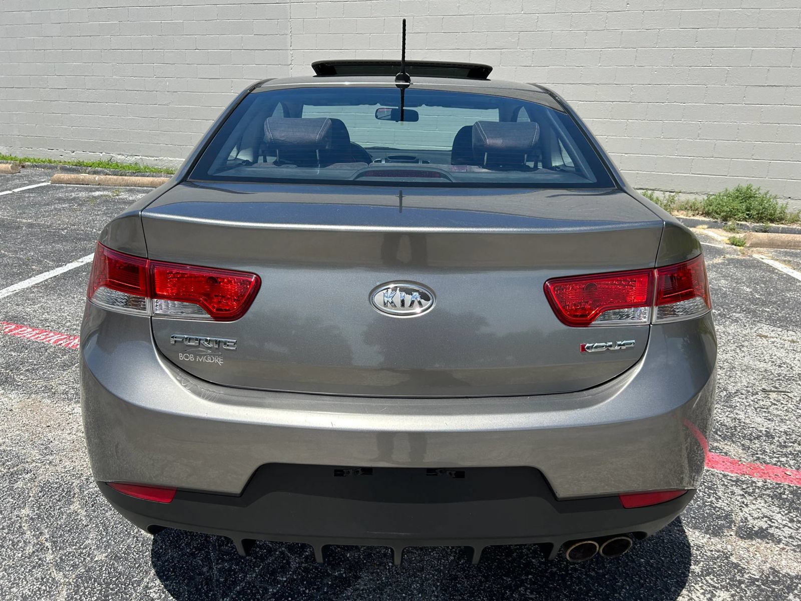 Used 2010 Kia Forte Koup SX FWD image 8